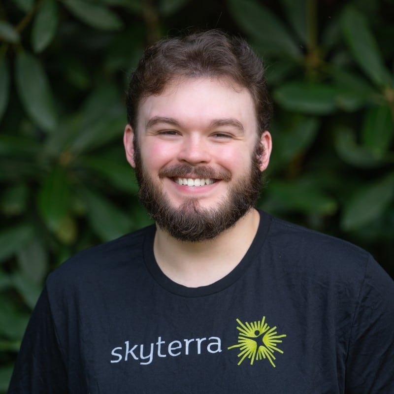 Trey, Housekeeper at Skyterra
